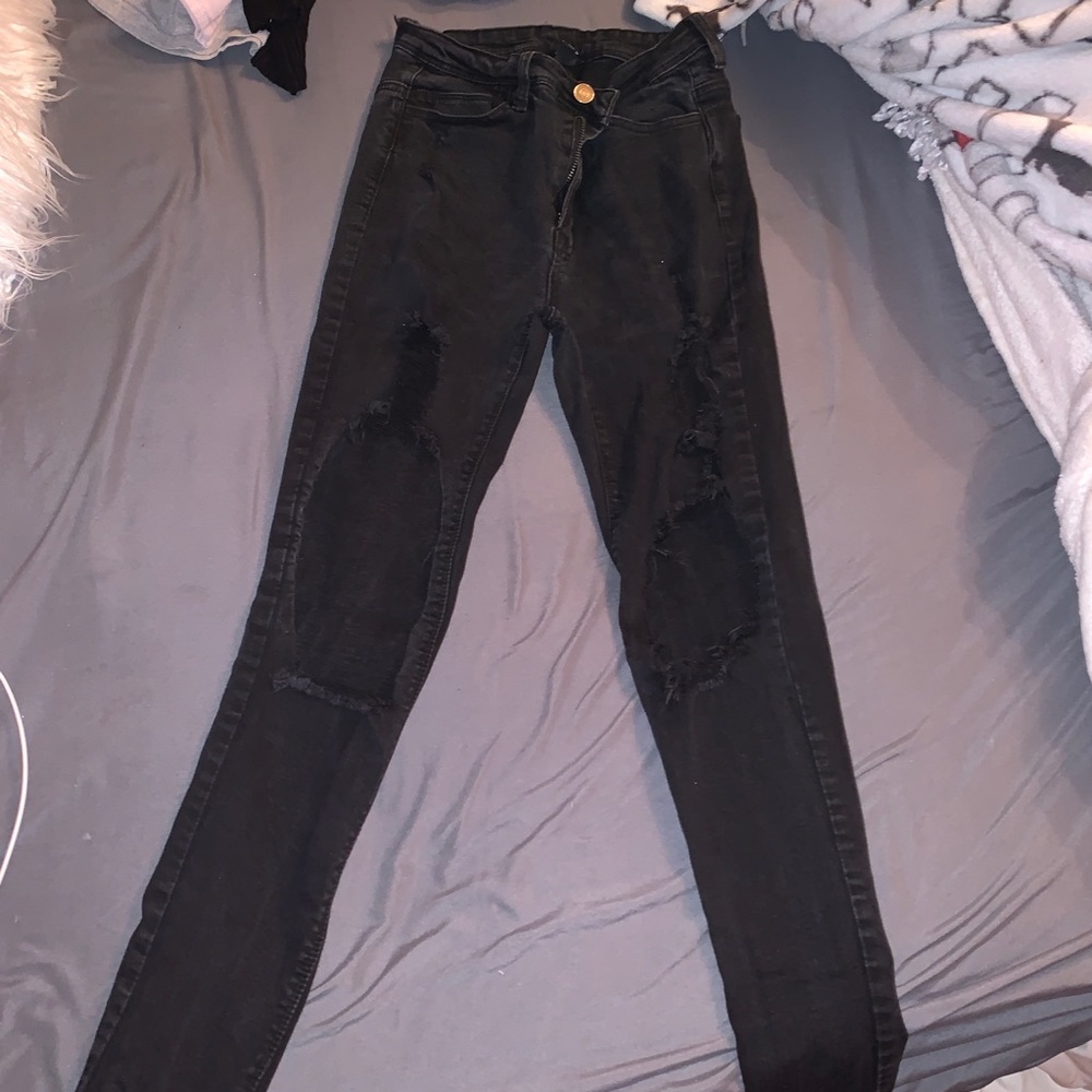 Black distressed jeans